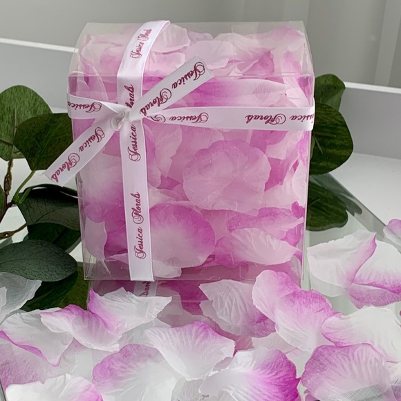Boxed Silk Rose Petals - Orchid - Picture 1 of 3
